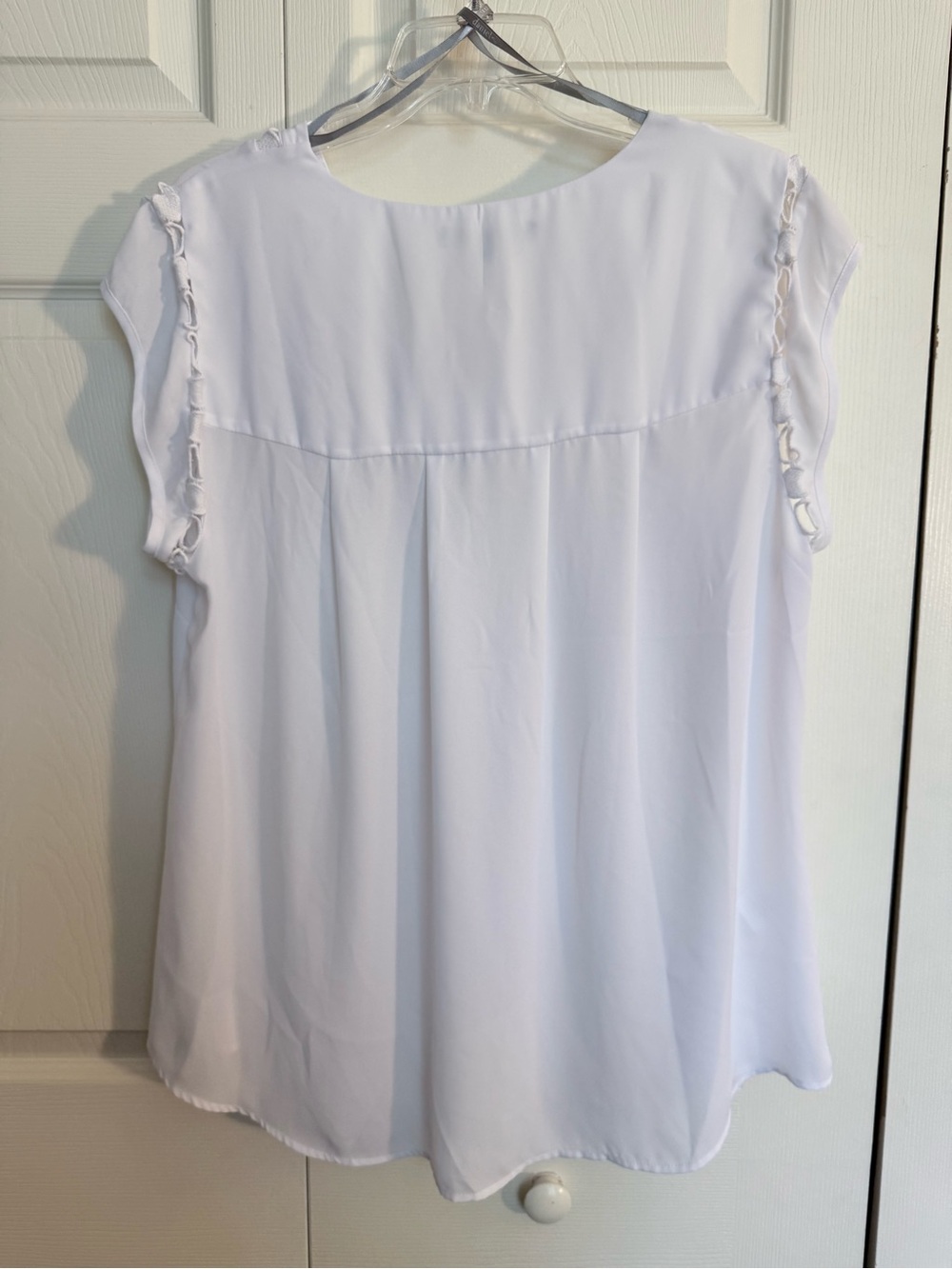 Daniel Rainn White V-Neck Cap Sleeve Blouse with Cutout Trim - Picture 2 of 3
